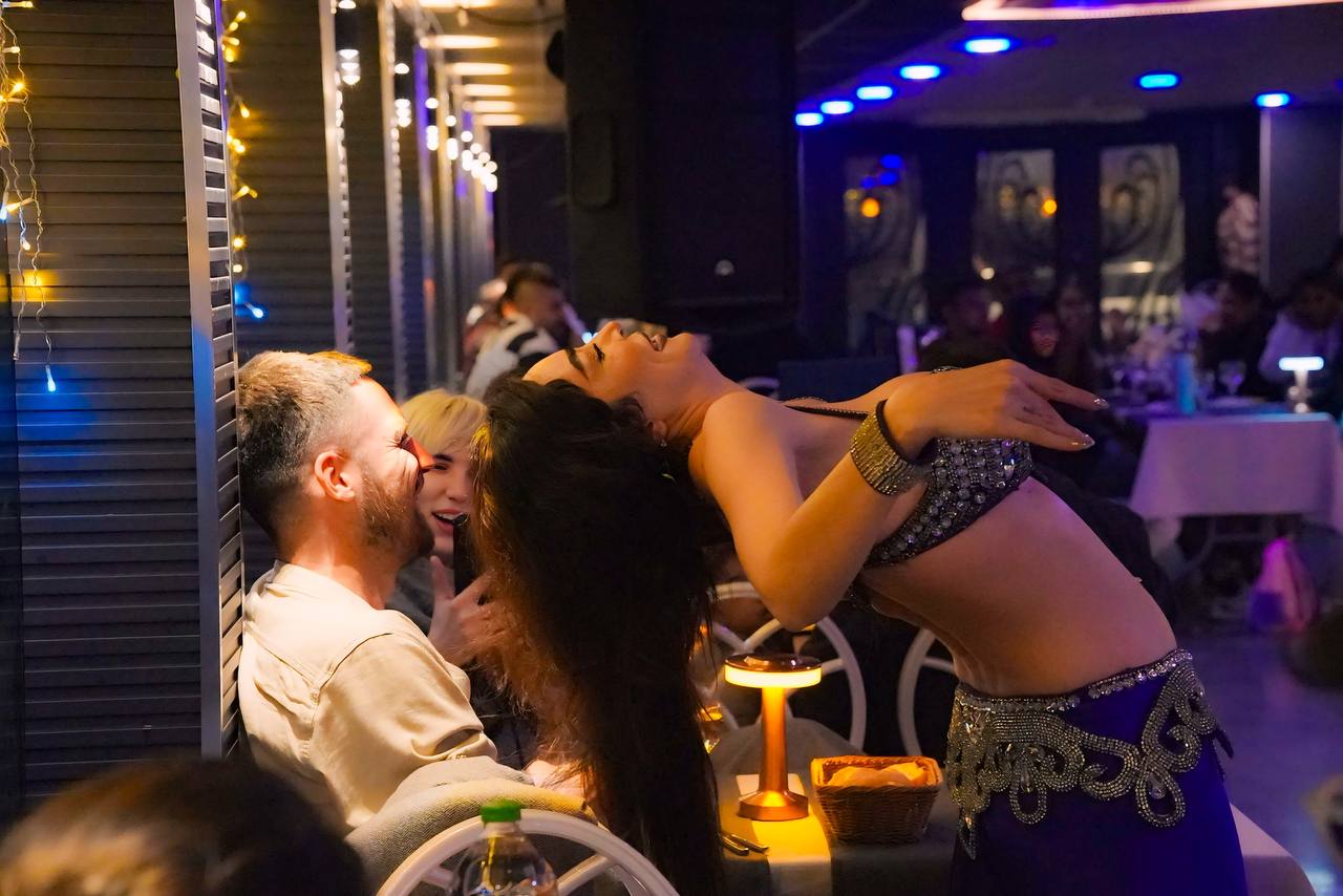 Dinner Cruise Back Area No Alcohol (Round-Trip Transfer) 