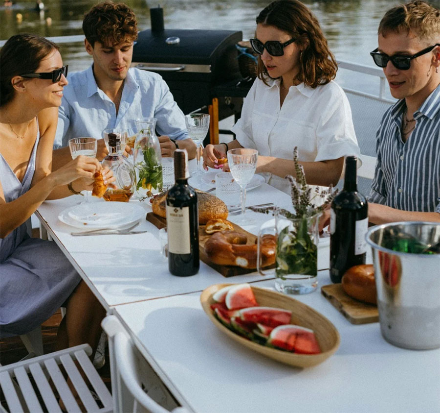 Exclusive Corporate Yacht Events on the Bosphorus – Elevate Your Business Gatherings 